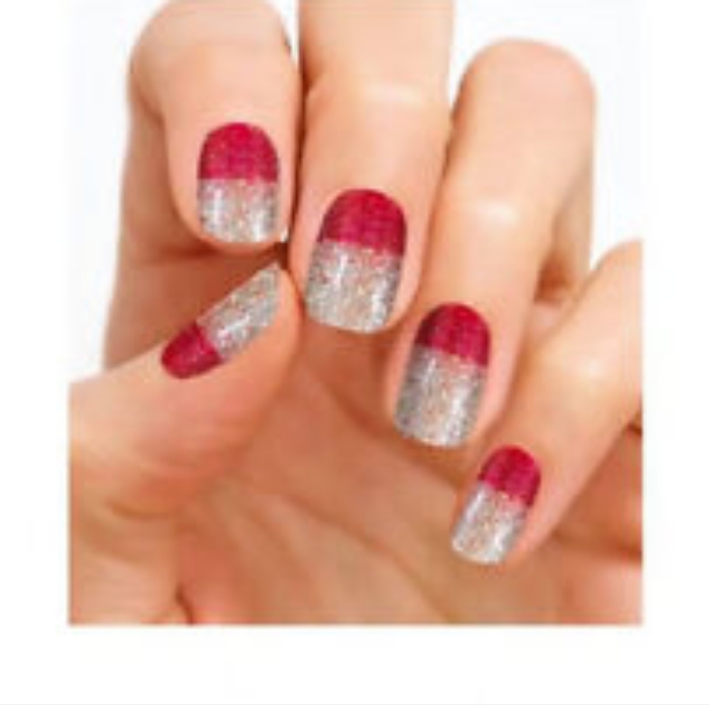 Color Street Poinsettia Trendsetta Nail Polish Strips